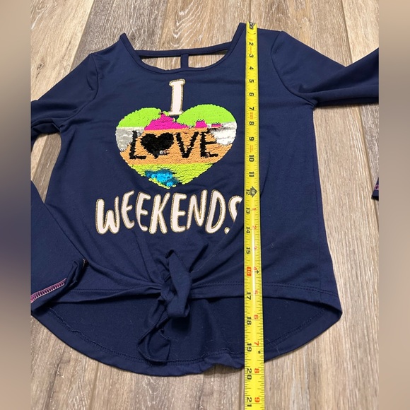❤️  girls navy blue with color changing sequins sweater. New - Picture 3 of 9
